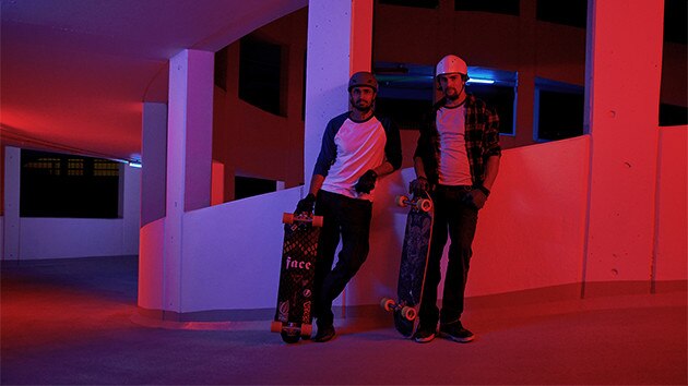 G 310 R Park n Ride Challenge Guto und Sebastian Longboarder