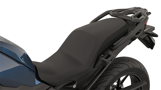 Extra low seat of the F 800 GS