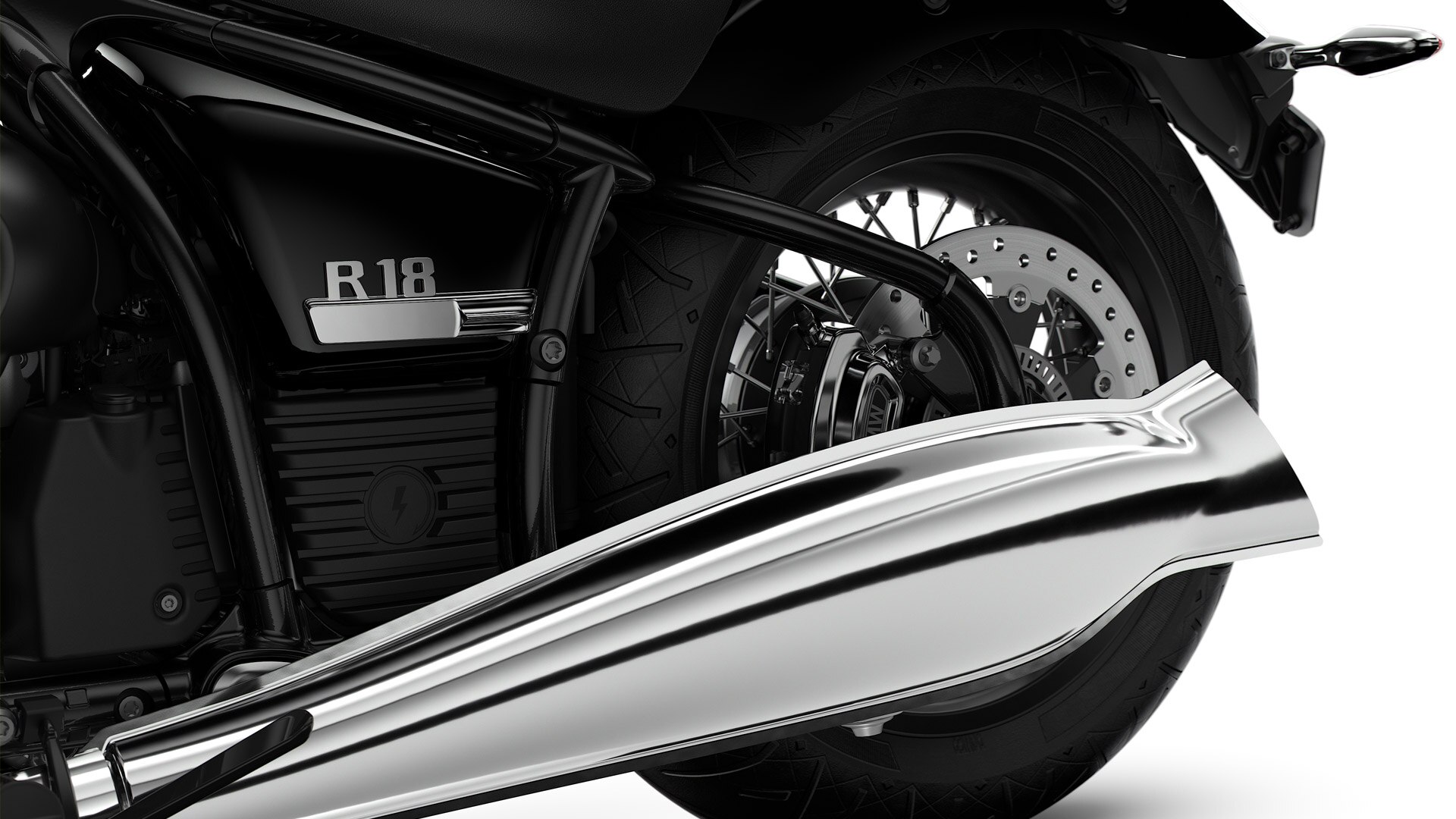 The long fishtail rear silencer also emphasises the cruiser silhouette.