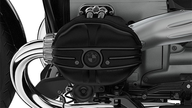 2-Tone-Black cylinder head covers.