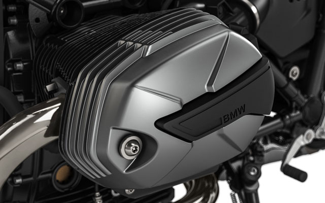 We see the dual round instrument of the R nineT.