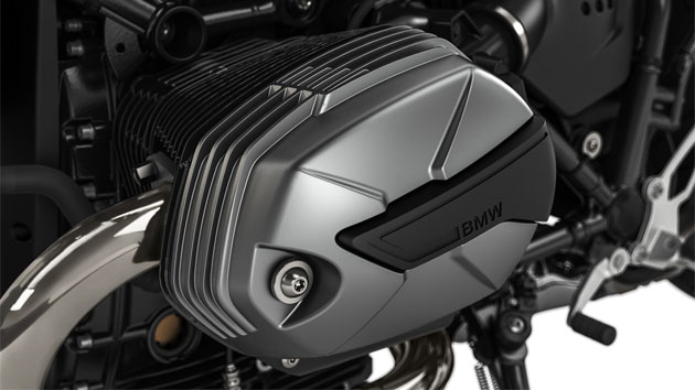 We see the dual round instrument of the R nineT.
