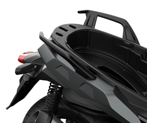 We see the open Flexcase storage compartment of the C 400 X.